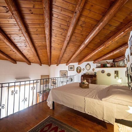 Familyholidays La Finestra Di Fronte 切法卢 外观 照片