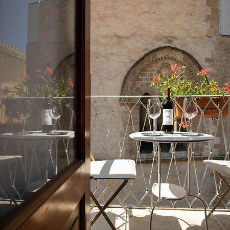 Familyholidays La Finestra Di Fronte 切法卢 外观 照片