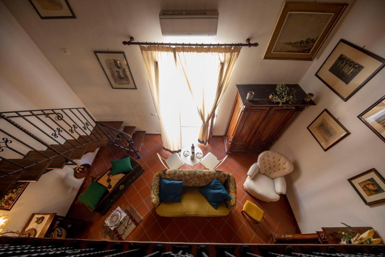 Familyholidays La Finestra Di Fronte 切法卢 外观 照片