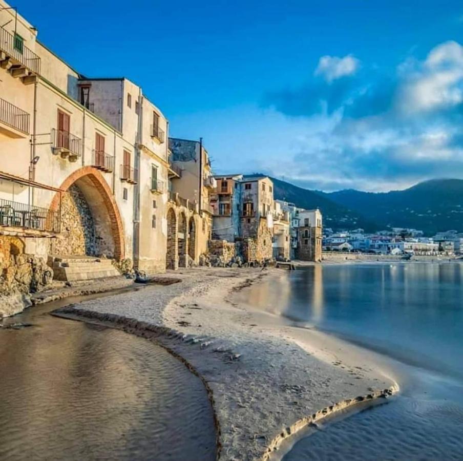Familyholidays La Finestra Di Fronte 切法卢 外观 照片