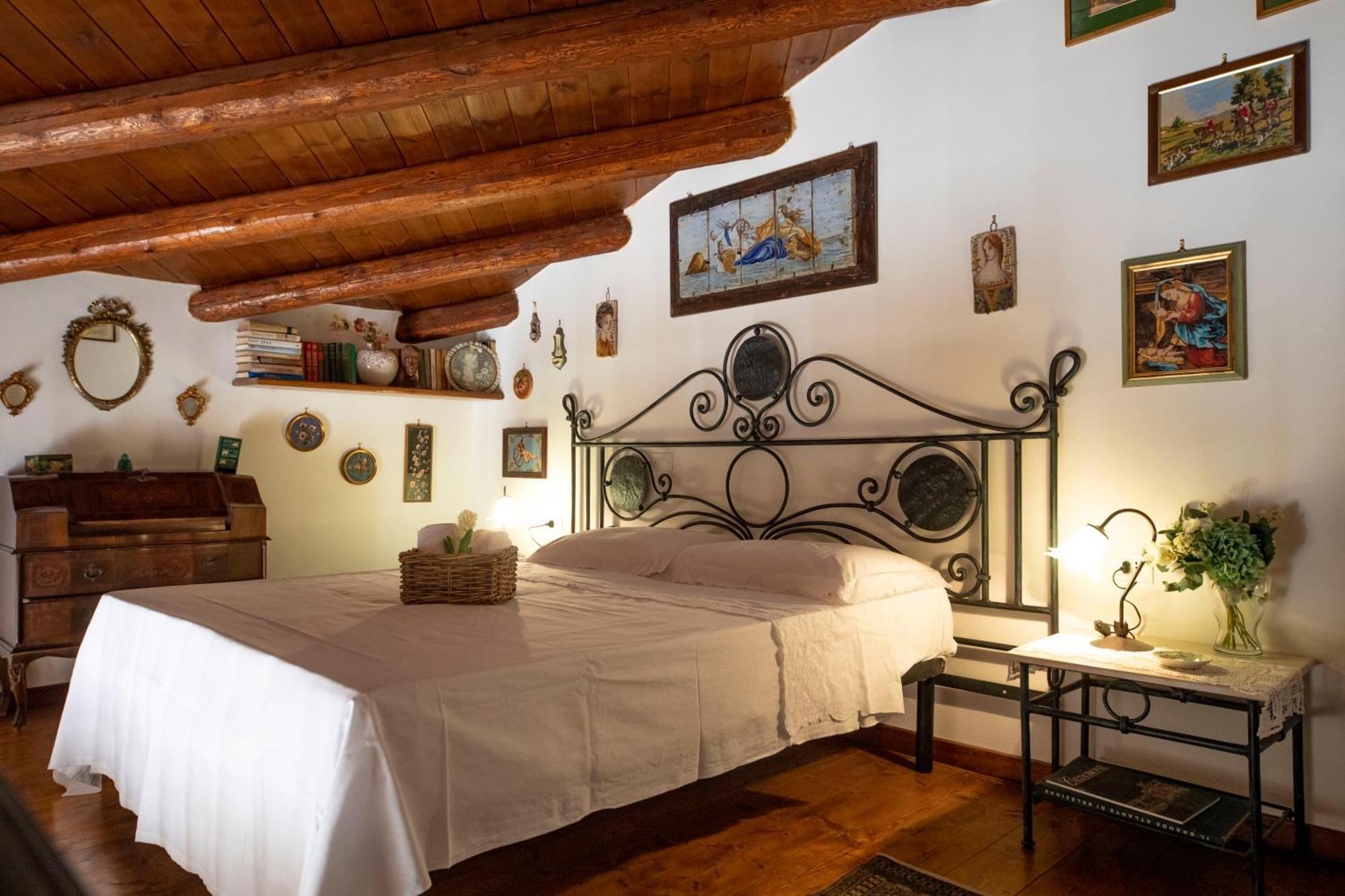 Familyholidays La Finestra Di Fronte 切法卢 外观 照片