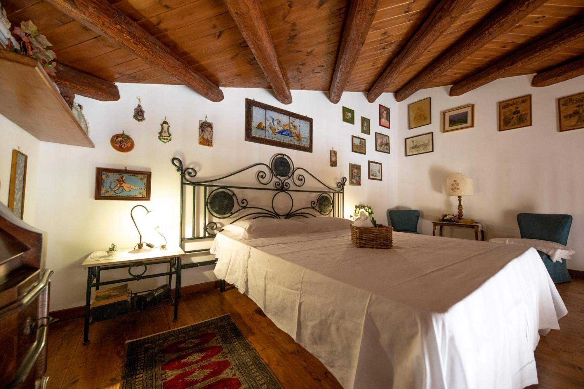 Familyholidays La Finestra Di Fronte 切法卢 外观 照片