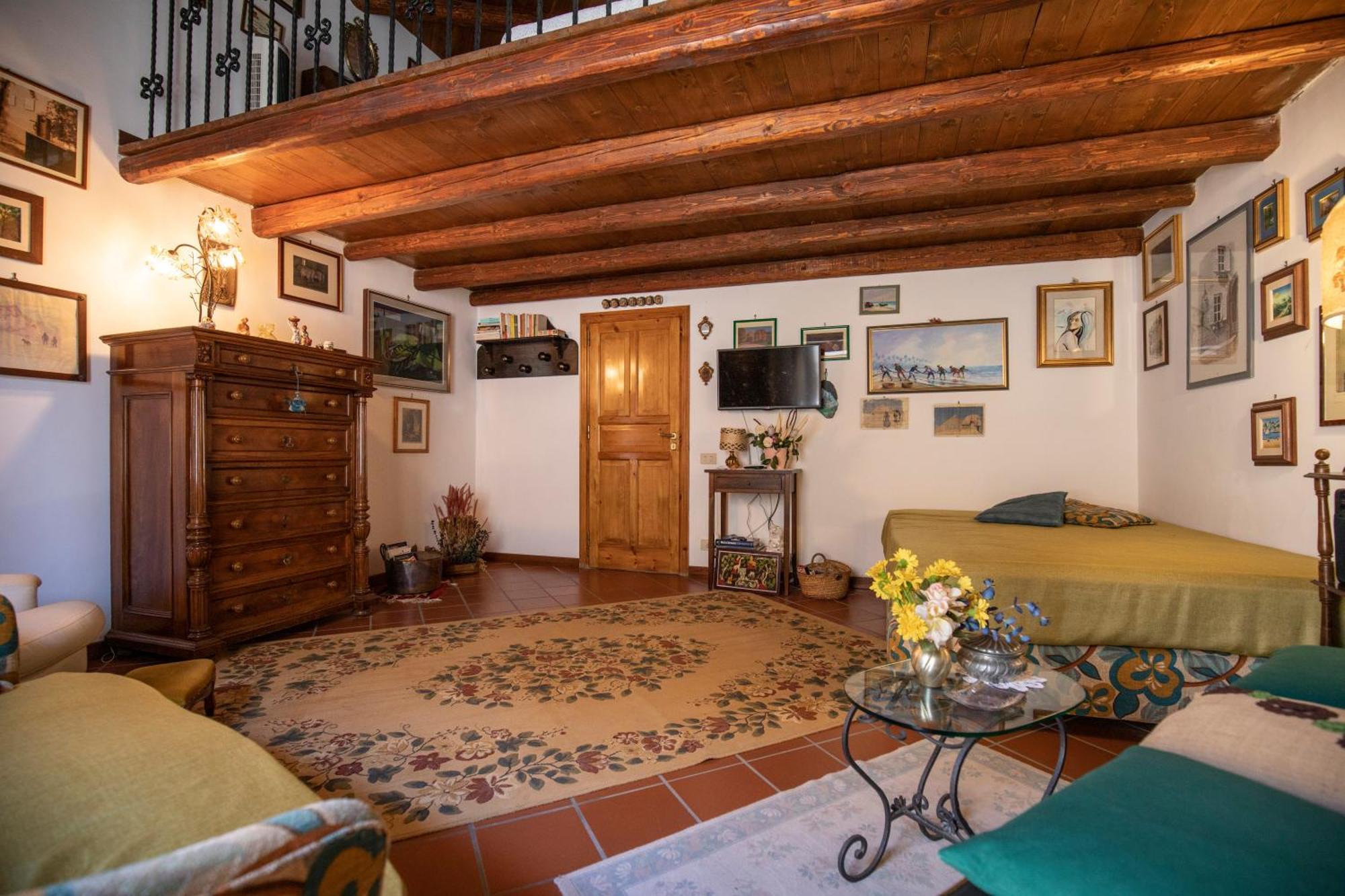 Familyholidays La Finestra Di Fronte 切法卢 外观 照片